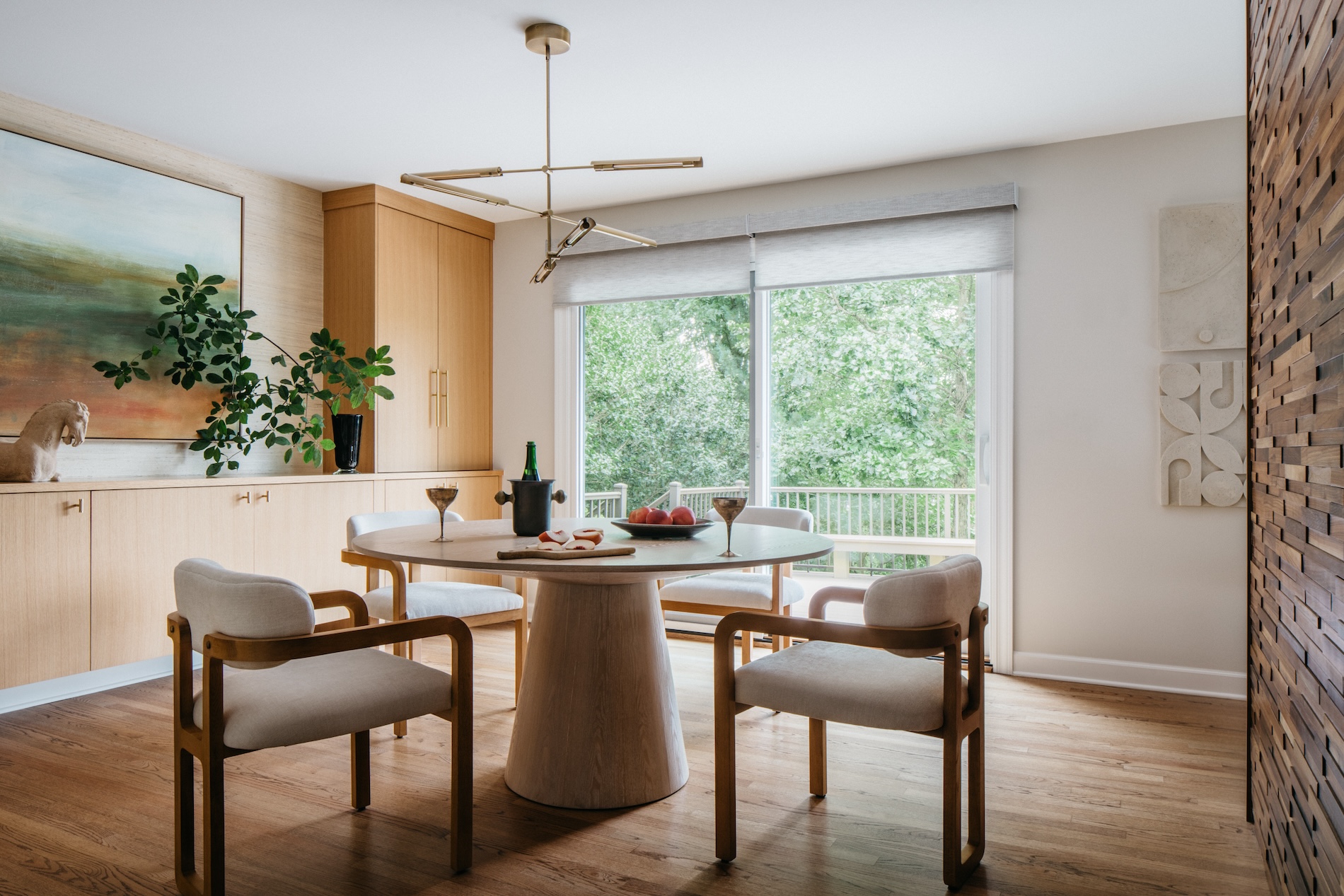 dining-room-table-round-table-with-chairs