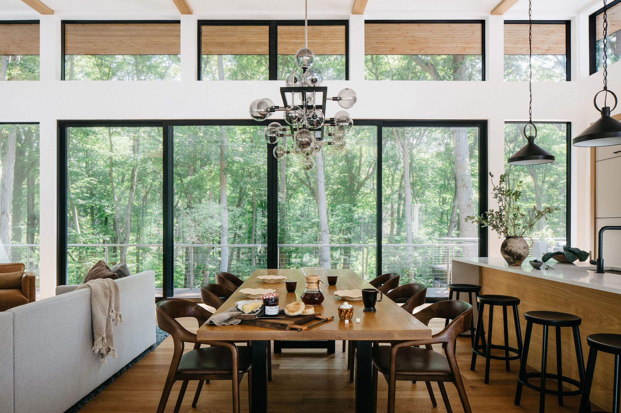 large-windows-in-kitchen-and-dining-room