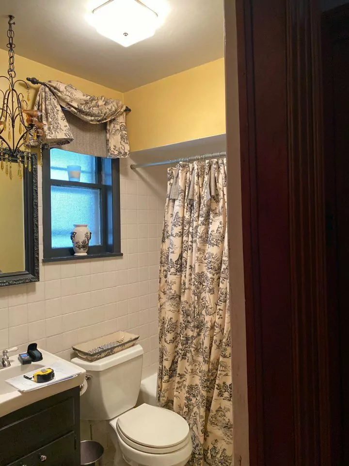 bathroom before a redesign