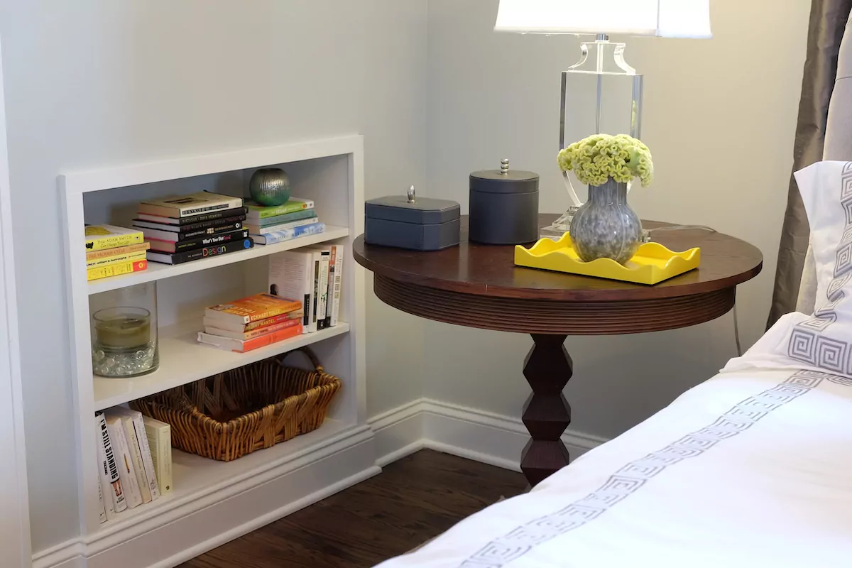 bedroom-build-in-shelves-nightstand-table