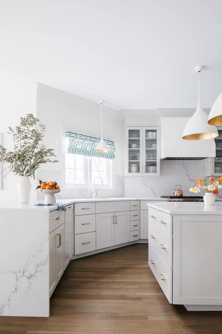 kitchen-counter-white-cabinetry-interior-design