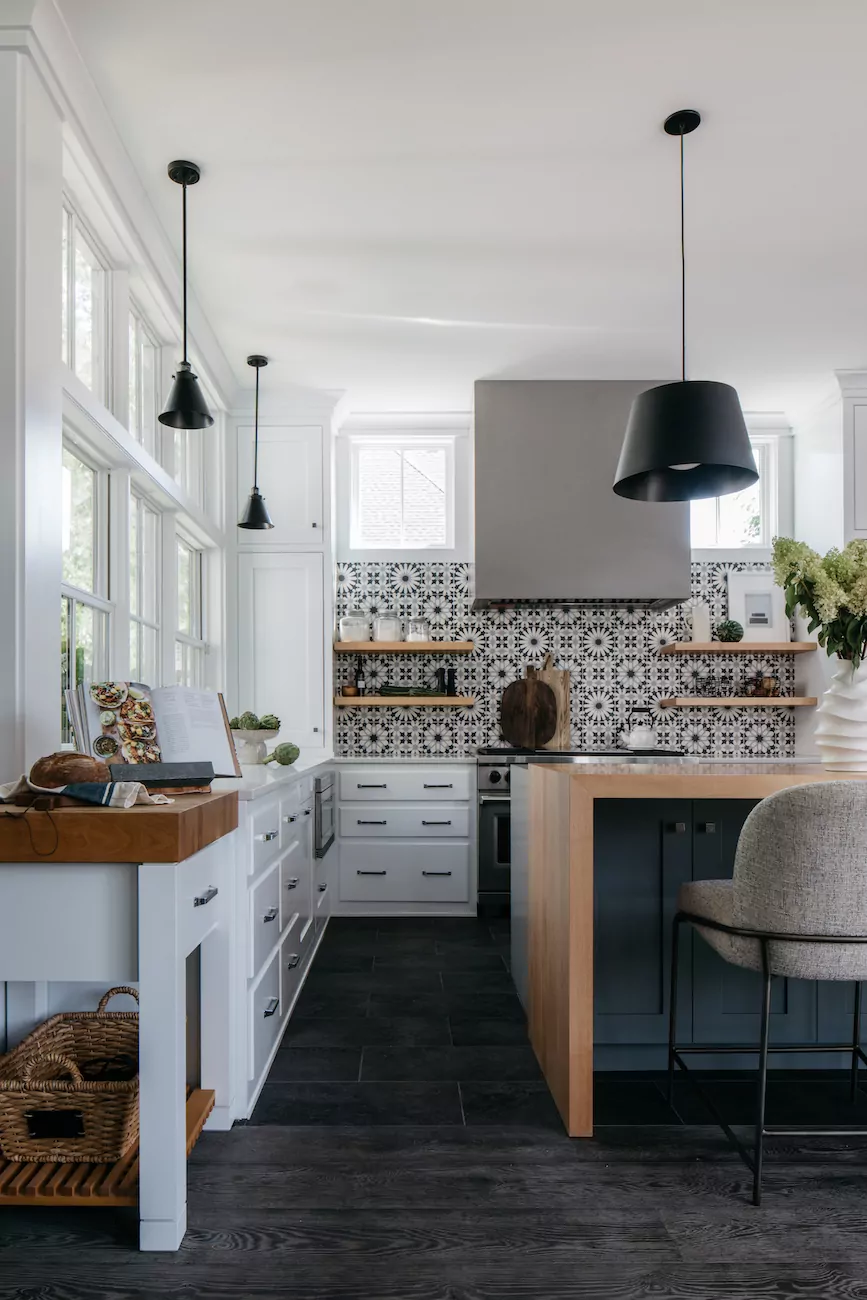 kitchen-design-patterned-tile-backsplash