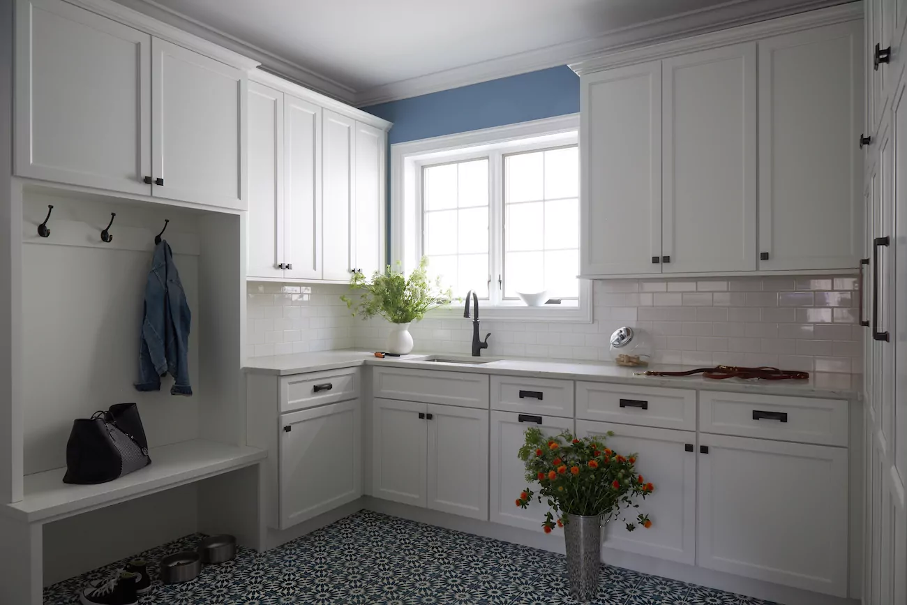 laundry-room-interior-design-white-subway-tile