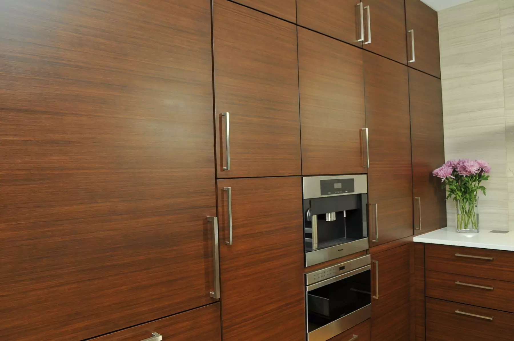 modern-kitchen-frameless-cabinetry.jpg