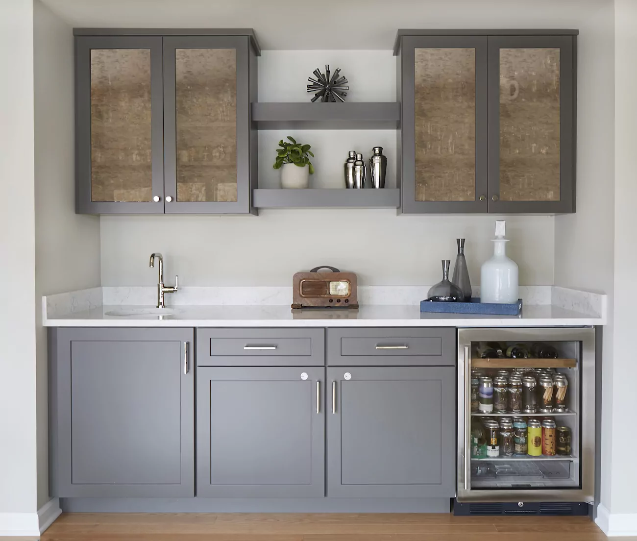 wet-bar-interior-design-gray-cabinetry