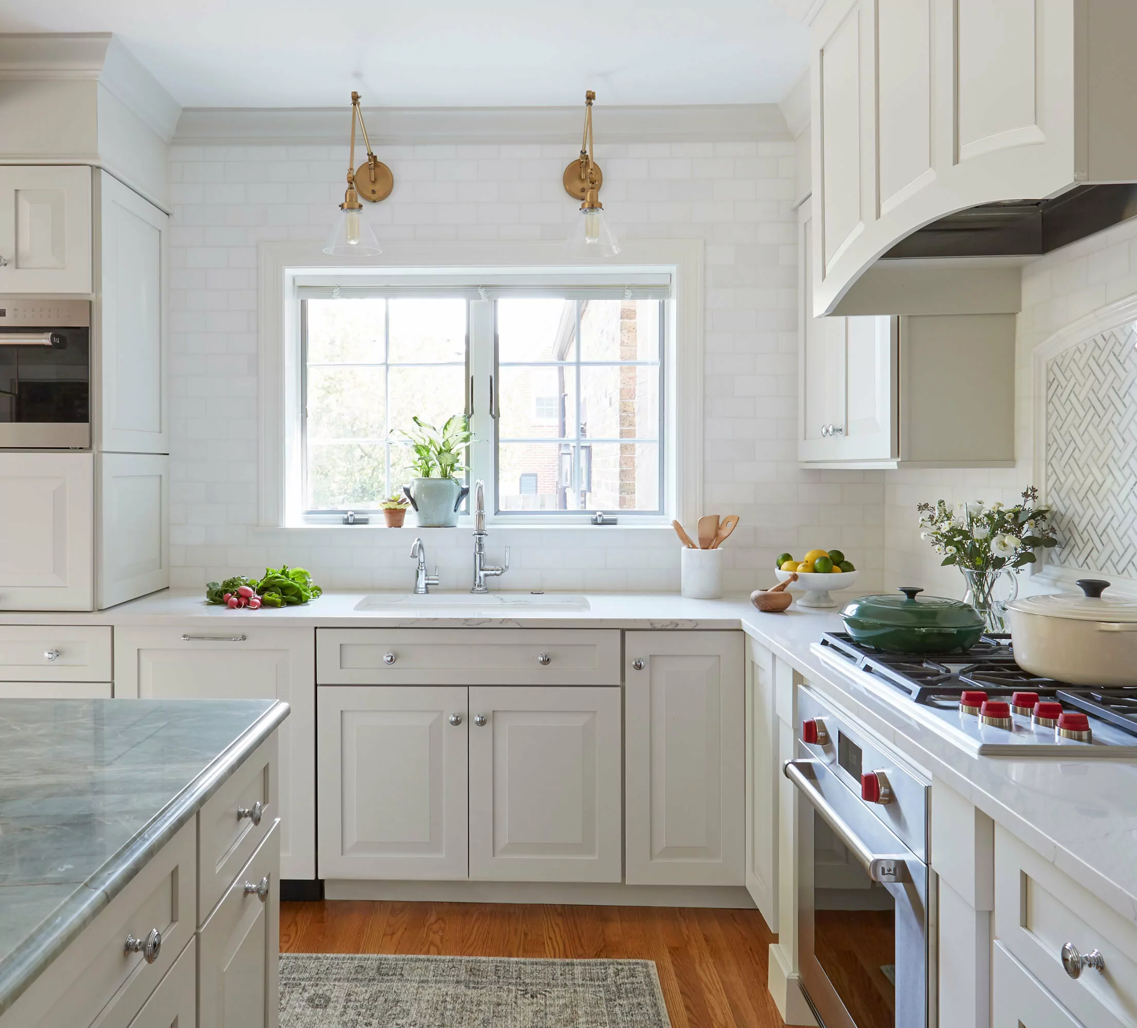 white-custom-kitchen-cabinets.jpg