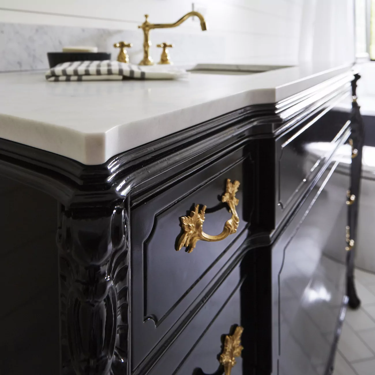 bathroom-vanity-hardware-detail-gold-black
