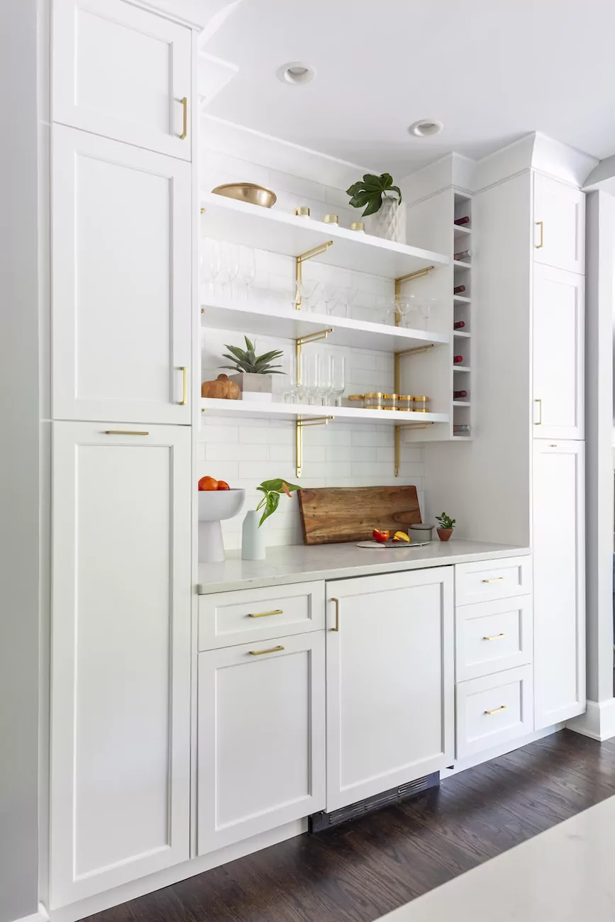 white-cabinets-tks-design-group-glen-ellyn-il