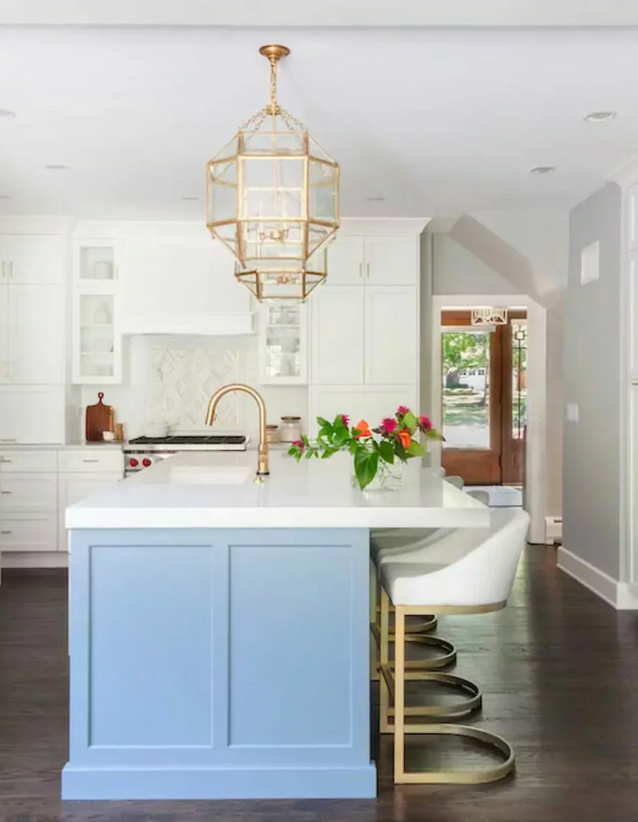 4 Expert Tips For Lighting Up Your Kitchen Island